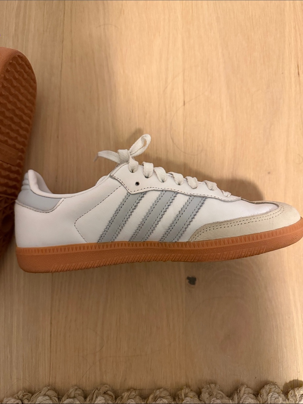 ADIDAS ORIGINALS SAMBA OG "CLOUD WHITE HALO BLUE" size 6.5 - Picture 4 of 6